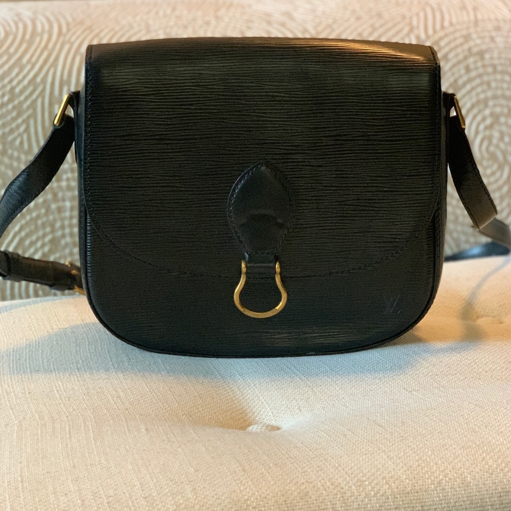 Authentic Louis Vuitton Epi Saint Cloud
